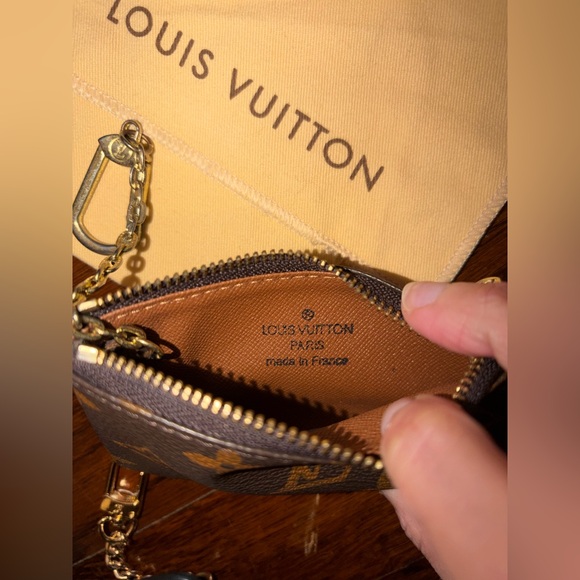 Louis Vuitton Key Pouch in signature Monogram coatedcanvas,aka the Pochette Clés - Picture 5 of 8
